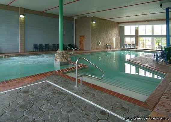 Crown Choice Inn & Suites Lakeview And Waterpark Mackinaw Stadt Einrichtungen foto